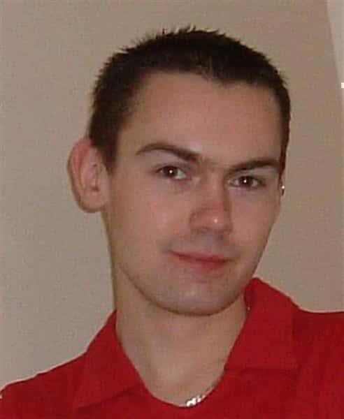 +rickster+: I am a 22 year old gay-ish guy in Birmingham. I love vegtables and hate meat. I'm not one for shower caps and love the smell of photocopiers and crisco....