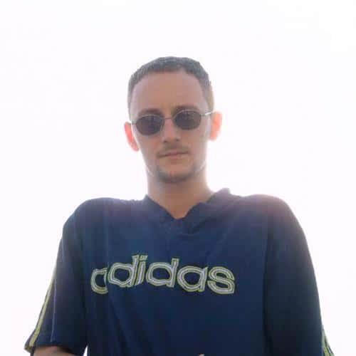 Owen &mdash; geekpoof who likes social software and hates ID Cards (but knows an /awful/ lot about them). I guess it's fewer people these days who know me as "Scott's ex" and more who know me as "Mojen's gay husband". It's all so terribly complicated  :)