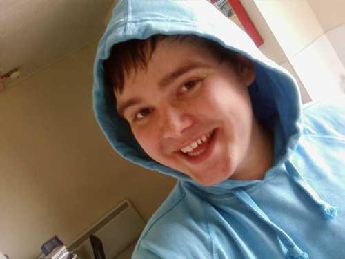 +Lee+: Insane 22 year old health professional living in central London ;)