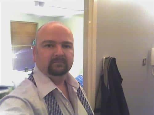 +photographer+: I am a warm and gentle bearish guy who loves to go out and enjoy the finer things in life. If you are not a finer thing, then don't bother messaging me.

I've been clutter clearing my life - and feel a lot happier  :)