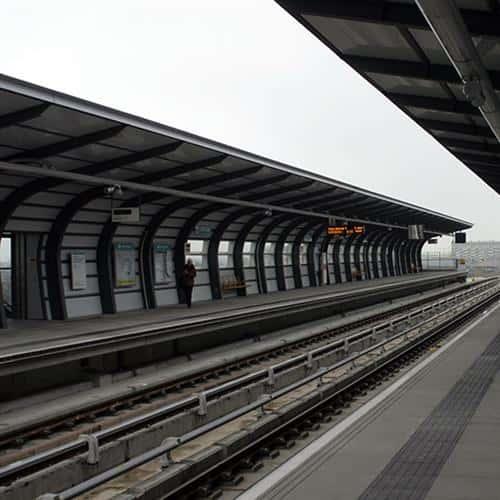 pretty stations, even in the rain... (clicky)